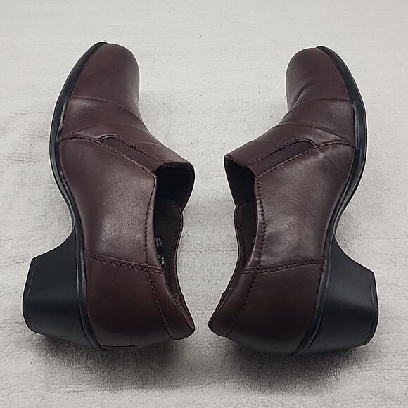 CLARKS BENDABLES BROWN HEELED LOAFERS BOOTIES LEATHER SIZE 8.5W - Picture 14 of 16